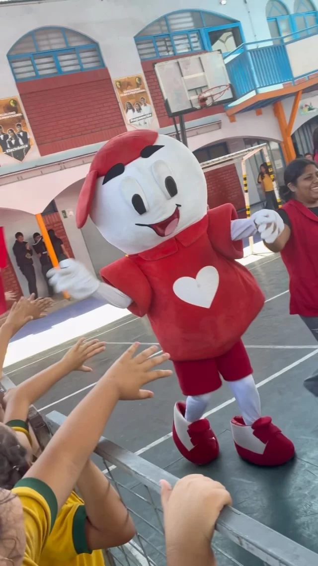 💛💚🧡¡Recibimos la alegre visita de Teletín y sus amigos voluntarios de la Teletón! 🎉💃
Nos llenaron de alegría, bailes y muchas risas, contagiándonos con el espíritu solidario que nos une. 🥰
💛 En nuestro Colegio Leonardo Da Vinci ya nos estamos preparando para apoyar la Teletón este 6 y 7 de noviembre.
✨ ¡Súmate tú también a esta hermosa causa y seamos parte de lo que nos une! ❤️
#Teletón2026 #Teletín #LoQueNosUne #ColegioLeonardoDaVinci #TodosPorLaTeletón