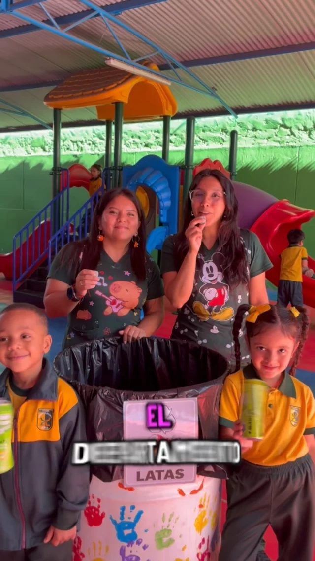 ❤️♻️ ¡Trae tus latitas y apoya a la Teletón 2026!
Nuestra Educación Parvularia contará con un punto de acopio de latas en su stand durante el Baratillo Teletón, este viernes 30 de octubre, desde las 16:00 horas, afuera de nuestro colegio. 🥫
💚 ¡Súmate a esta iniciativa impulsada por la ONG Planeta Verde! Puedes traer latas de aluminio de bebidas, jugos, cervezas y energéticas, siempre vacías y sin restos de líquido.
🙌 ¡Actividad abierta a toda la comunidad! Invitamos a estudiantes, familias, vecinos y público en general a participar.
🌎❤️ ¡Cada latita cuenta! Juntos apoyamos a la Teletón y cuidamos nuestro planeta.
#Teletón2026 #PlanetaVerde #SomosDavincinos #ReciclajeSolidario